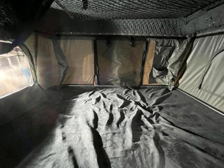 Dachzeltanhänger 9
